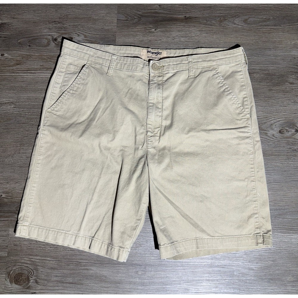 Wrangler Authentics Khaki Chino Shorts Men's Size 38 Beige 9" Inseam Stretch